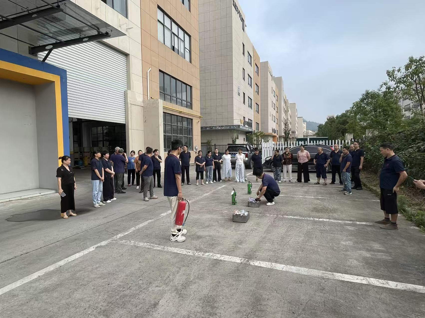 Fortalecimiento de la conciencia sobre la seguridad contra incendios y construcción de una defensa segura: Zhejiang Yaodong Intelligent Manufacturing Technology Co., Ltd. realiza simulacros de seguridad contra incendios