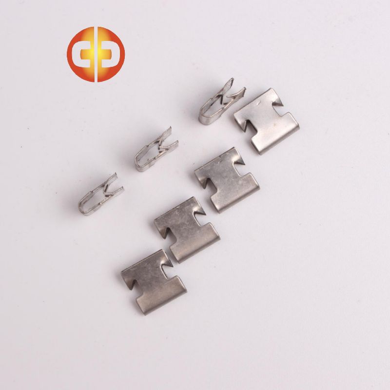 Clips de equilibrio inclinados hacia atrás